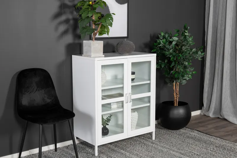Acero Highboard aus Stahl mit Glastüren in 43 × 97 × 80 cm, Weiß, im Wohnraum, Ansicht 2