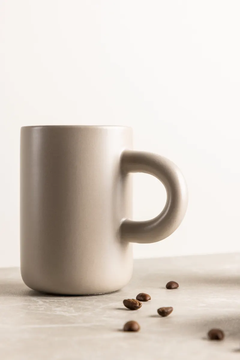 Active Kaffeetasse aus Bone China mit Henkel, im Wohnraum, Ansicht 3