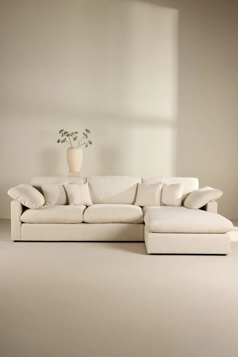 Amalfi Ecksofa mit Recamiere in Beige, im Wohnraum, Ansicht 1