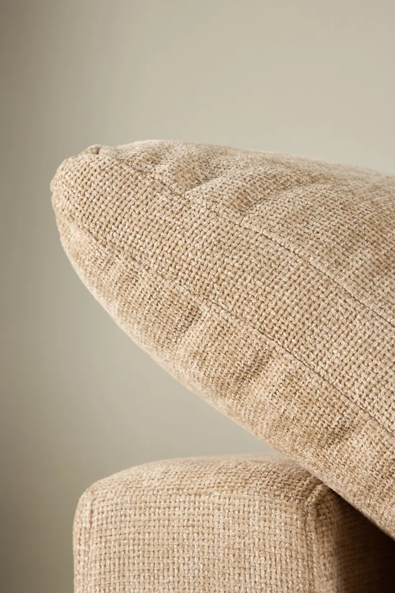 Amalfi Ecksofa mit Recamiere in Sand, im Wohnraum, Ansicht 6