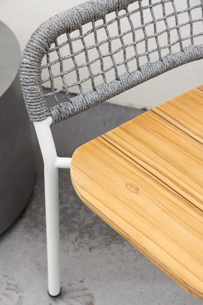 Amora Gartensessel mit Seillehne und Teak-Sitz, im Wohnraum, Ansicht 3