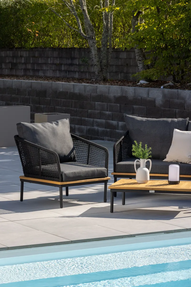 Andorra Gartenlounge mit Sofa, zwei Sesseln und Couchtisch, im Wohnraum, Ansicht 4