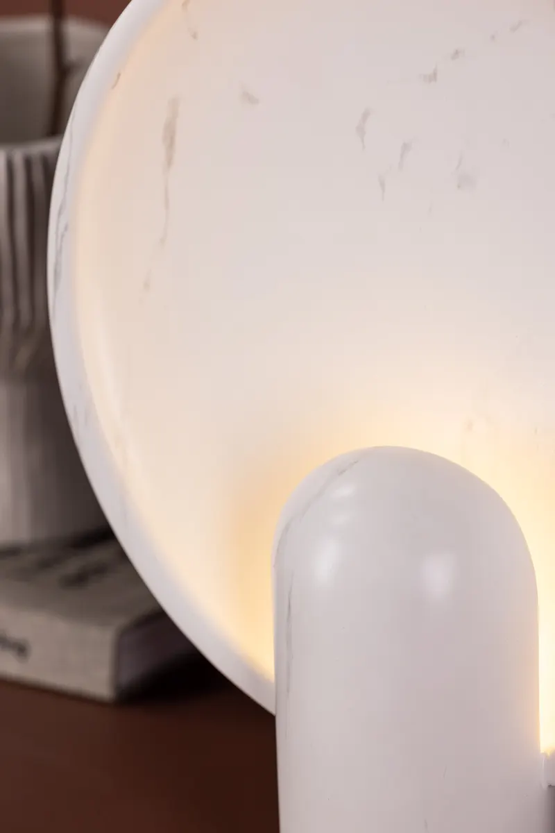 Angers Tischlampe in Marmoroptik, im Wohnraum, Ansicht 4