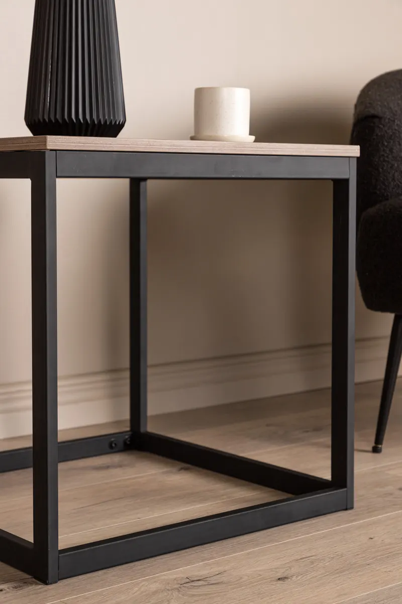 Arbor Beistelltisch 50 × 50 cm mit Stahlgestell, im Wohnraum, Ansicht 3