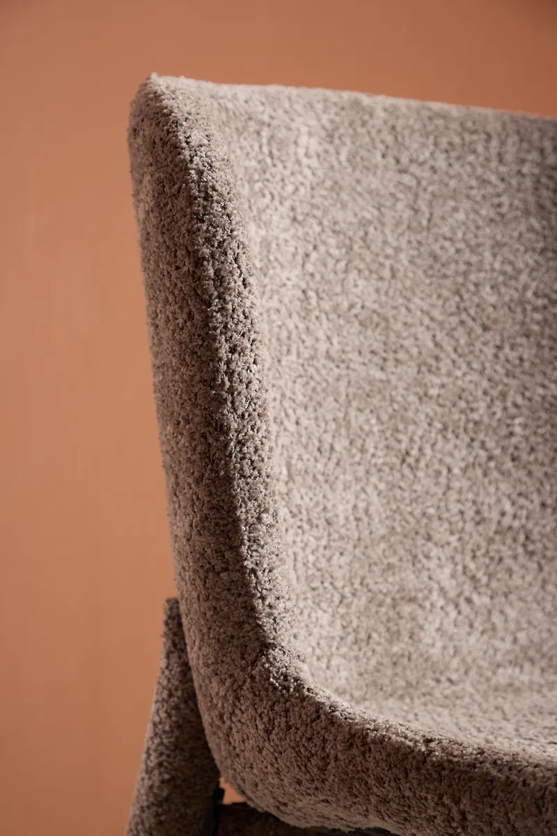 Astoria Esszimmerstuhl aus Bouclé in Braun, im Wohnraum, Ansicht 4