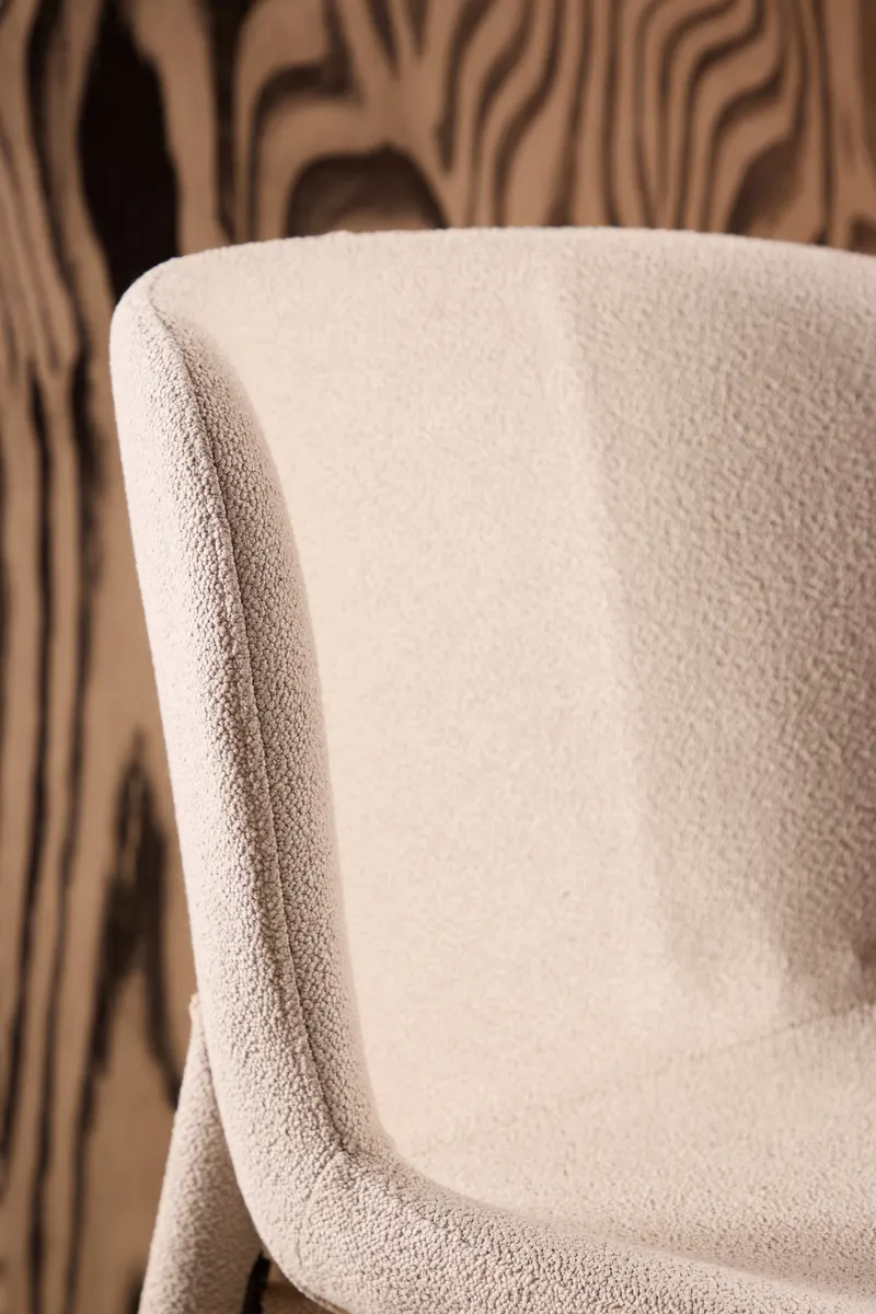 Astoria Esszimmerstuhl aus Bouclé in Beige, im Wohnraum, Ansicht 3