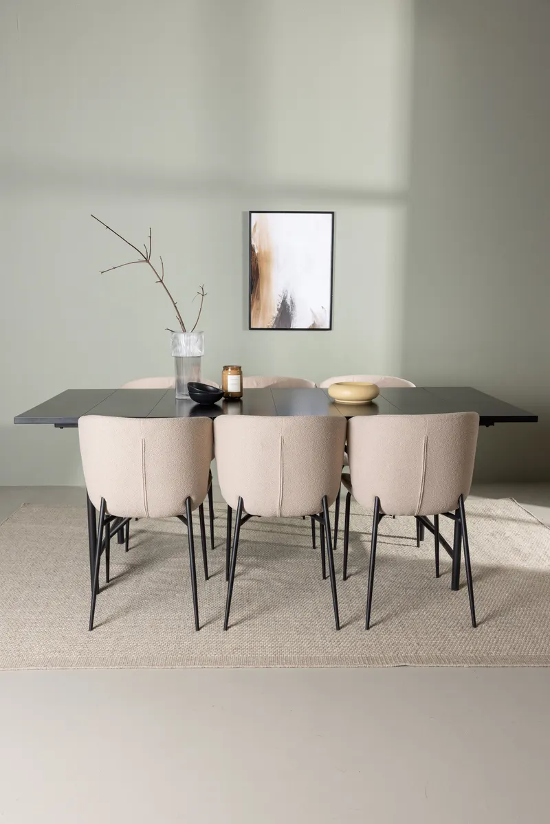 Astrid & Modesto Essgruppe mit rechteckigem Esstisch und 6 Bouclé-Stühlen in Beige, Gestell Schwarz, im Wohnraum, Ansicht 1