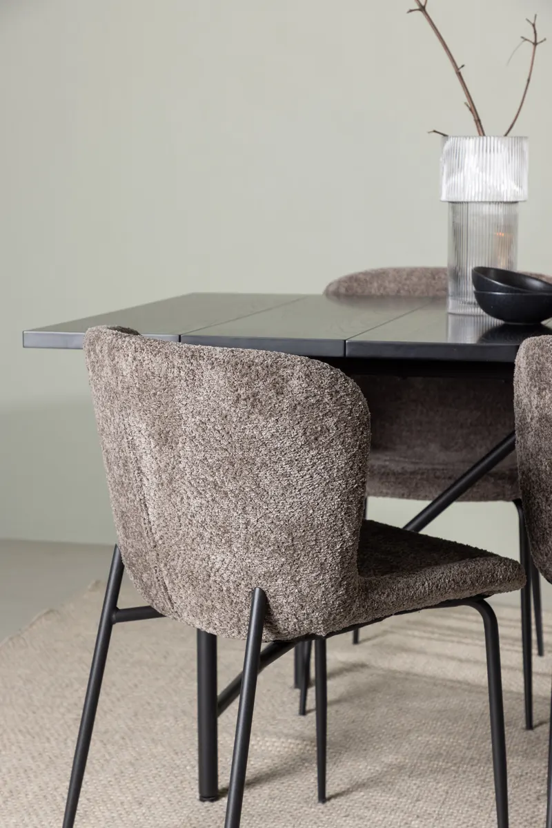 Astrid & Modesto Essgruppe mit rechteckigem Esstisch und 6 Bouclé-Stühlen in Braun, Gestell Schwarz, im Wohnraum, Ansicht 3