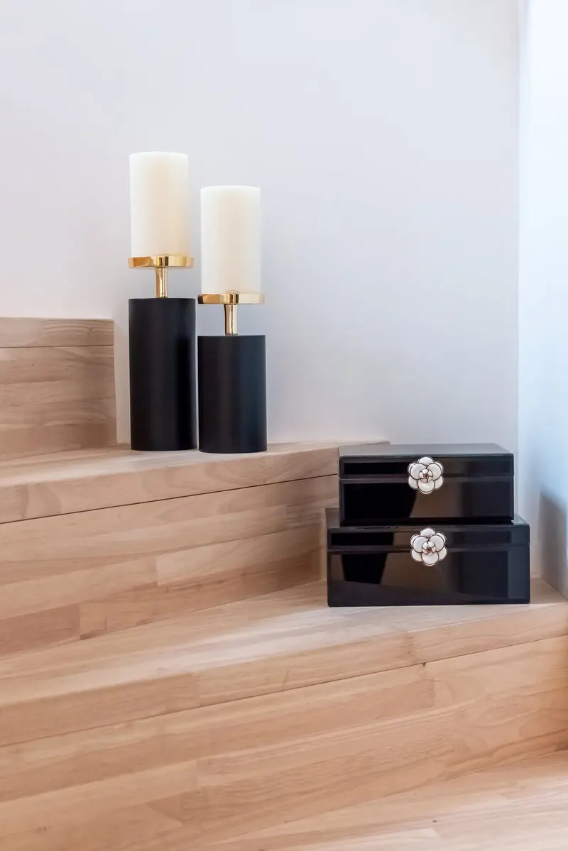 Aufbewahrungsdose Vivy, Schwarz, klein von Richmond Interiors, Wohnbeispiel 16, im Wohnraum