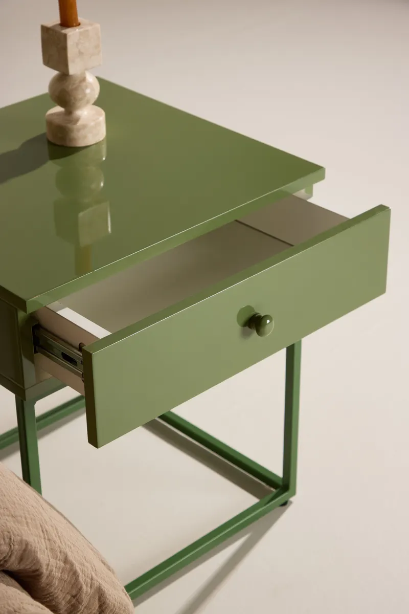 Bakal Nachttisch mit Stahlgestell in 41 × 41 cm, Grün, im Wohnraum, Ansicht 5