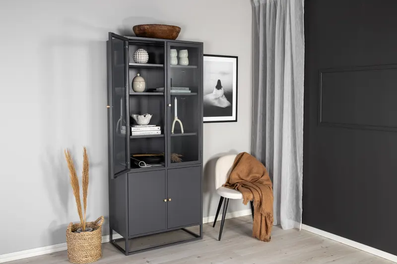 Bakal Sideboard aus Stahl mit Glastüren in 40,5 × 190 × 80 cm, Hellgrau, im Wohnraum, Ansicht 2