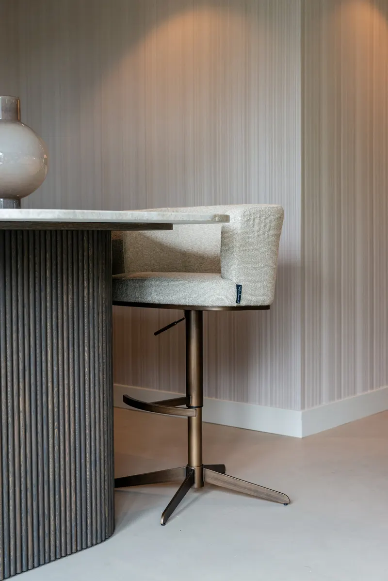 Barhocker Cheyenne, Biscotti, drehbar von Richmond Interiors, Wohnbeispiel 17, im Wohnraum