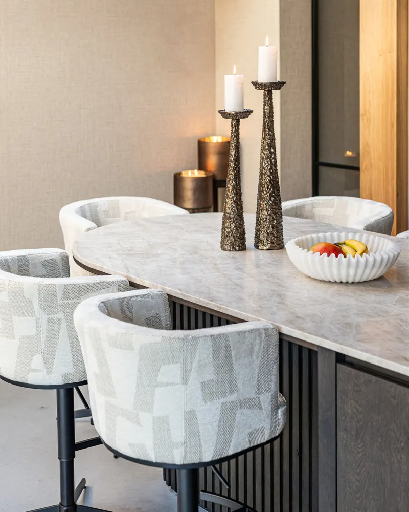 Barhocker Cheyenne, Beige graffic, drehbar von Richmond Interiors, Wohnbeispiel 17, im Wohnraum