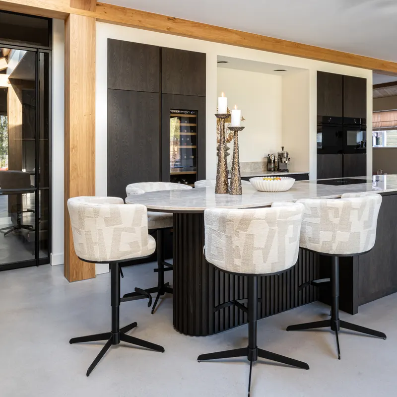 Barhocker Cheyenne, Beige graffic, drehbar von Richmond Interiors, Wohnbeispiel 18, im Wohnraum