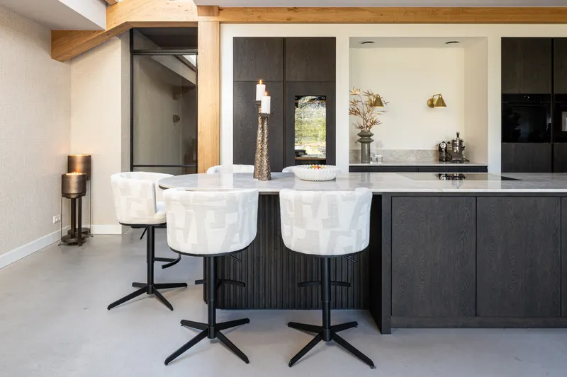 Barhocker Cheyenne, Beige graffic, drehbar von Richmond Interiors, Wohnbeispiel 19, im Wohnraum