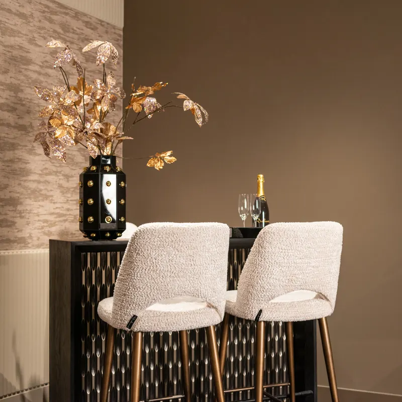Tablett Liv, Schwarz/Goldfarben von Richmond Interiors, Wohnbeispiel 20, im Wohnraum