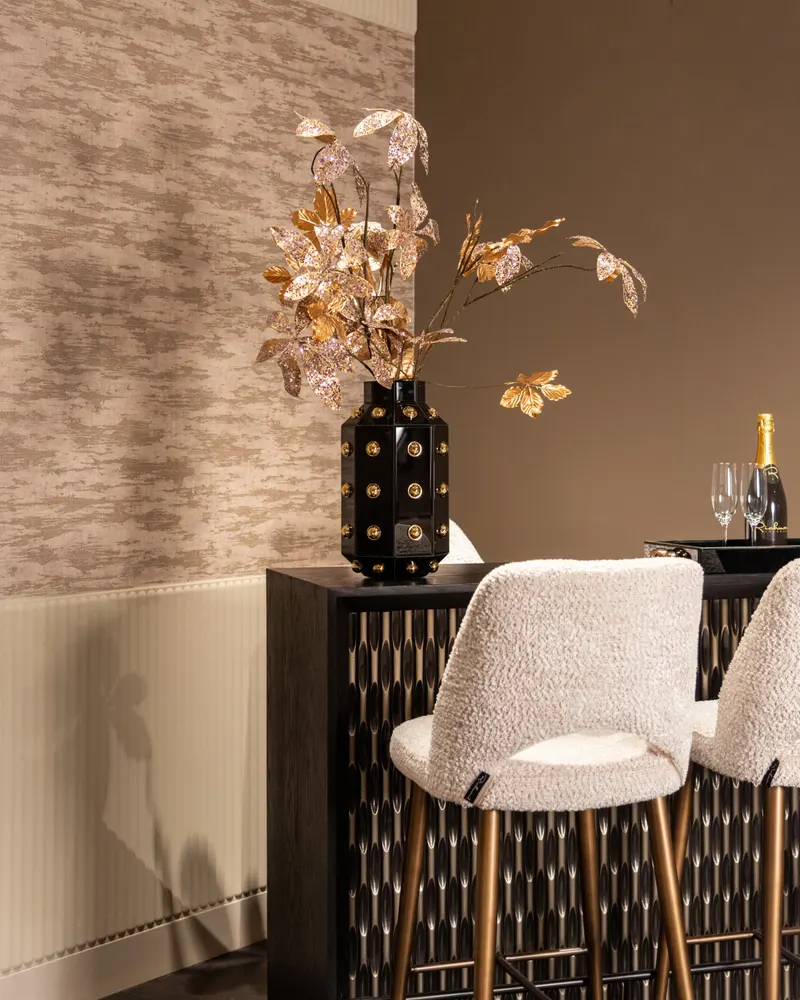 Tablett Liv, Schwarz/Goldfarben von Richmond Interiors, Wohnbeispiel 21, im Wohnraum