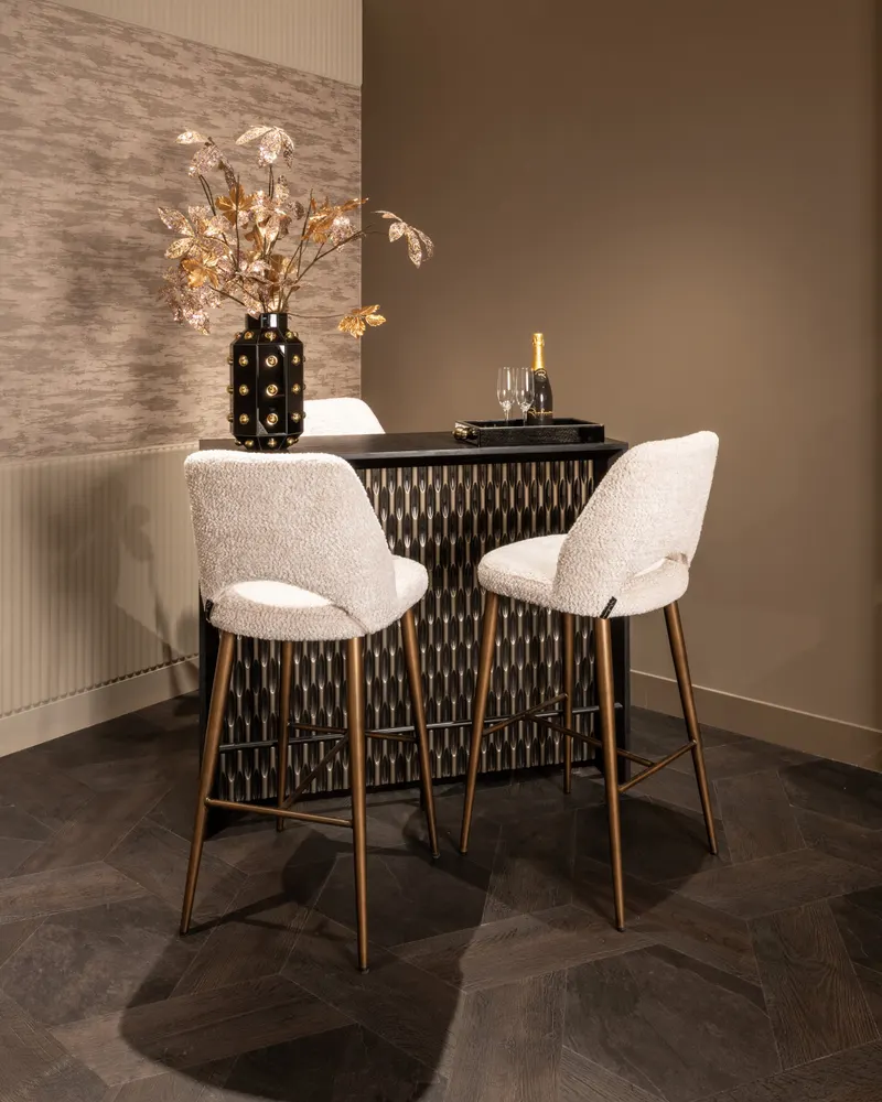 Tablett Liv, Schwarz/Goldfarben von Richmond Interiors, Wohnbeispiel 17, im Wohnraum