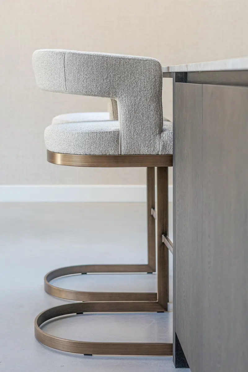 Barhocker Ellis, Biscotti von Richmond Interiors, Wohnbeispiel 20, im Wohnraum