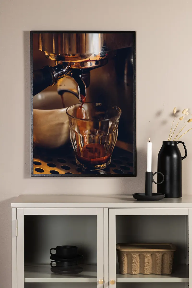 Barrista Poster für Küche und Essbereich in 100 × 70 cm, Braun, im Wohnraum, Ansicht 1