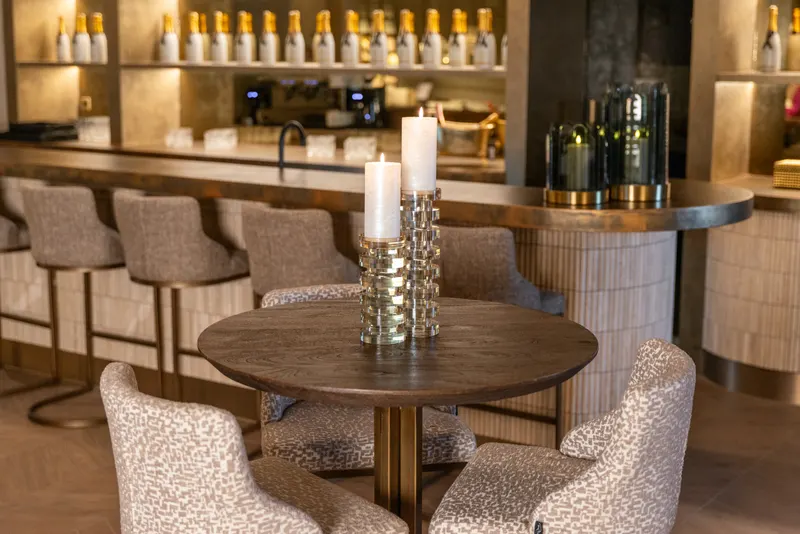 Bartisch Revelin, Dunkelbraun, 80Ø cm von Richmond Interiors, Wohnbeispiel 6, im Wohnraum