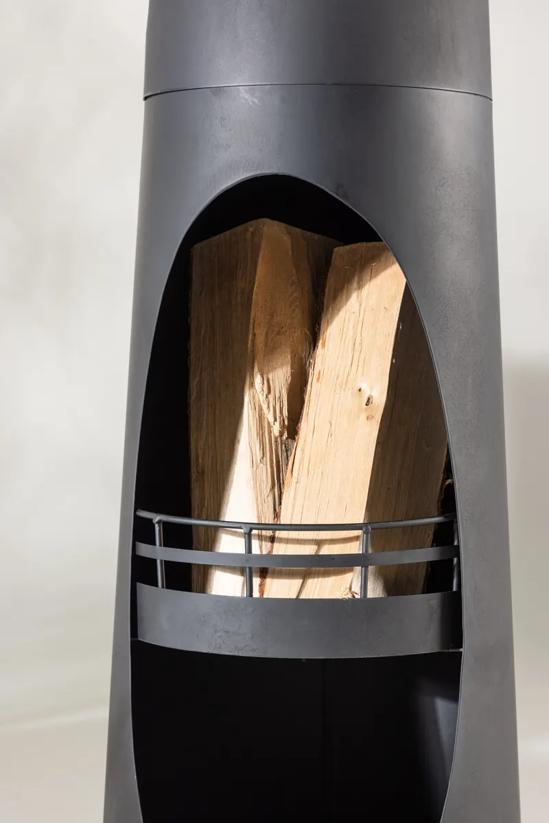 Bastian Feuersäule rund aus Stahl in Ø 33 cm, Schwarz, im Wohnraum, Ansicht 3