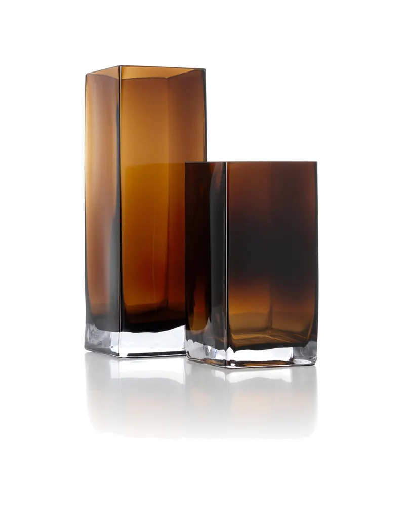 The Amber Cuboid Vase aus Recyclingglas von Bazar Bizar, Größe S, Bernstein, Ansicht 3