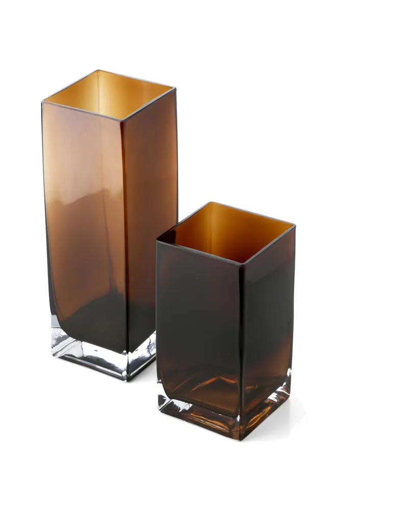 The Amber Cuboid Vase aus Recyclingglas von Bazar Bizar, Größe S, Bernstein, Ansicht 4