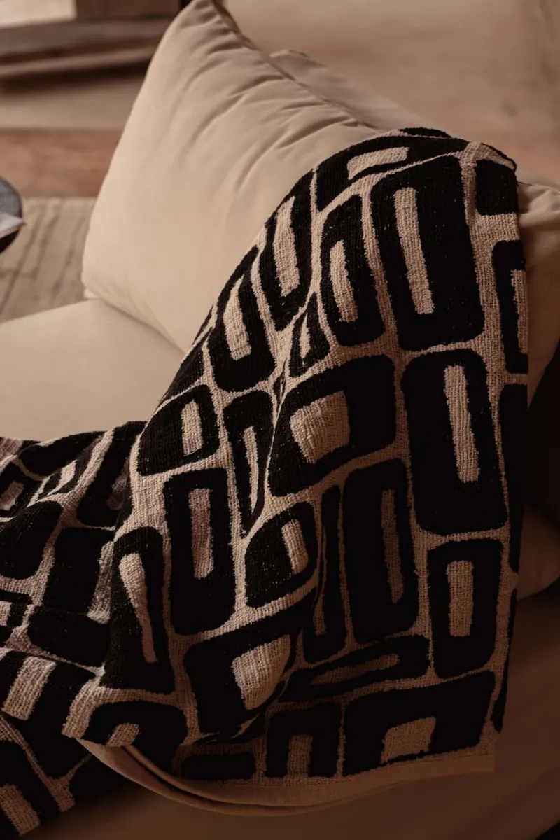 The Aztec Bed Throw Plaid aus Baumwolle von Bazar Bizar, Größe 240 × 128 cm, Natur / Schwarz, Ansicht 3