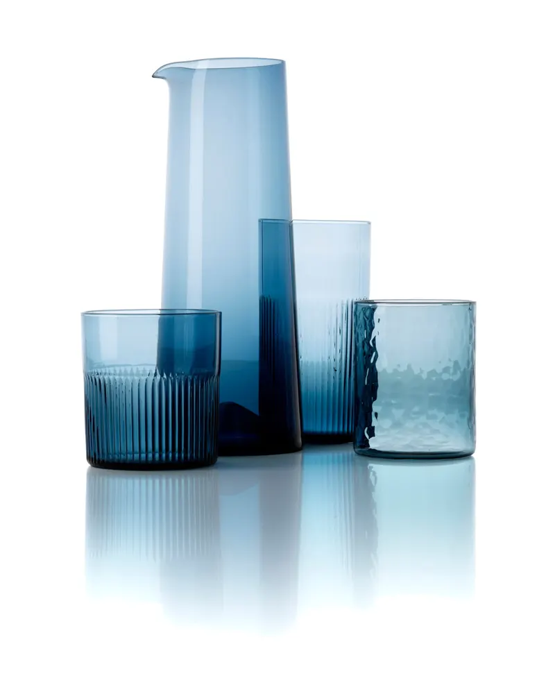 The Azure Rippled High Tumbler Trinkglas von Bazar Bizar, Größe 7 × 7 × 15 cm, Indischblau, Ansicht 6