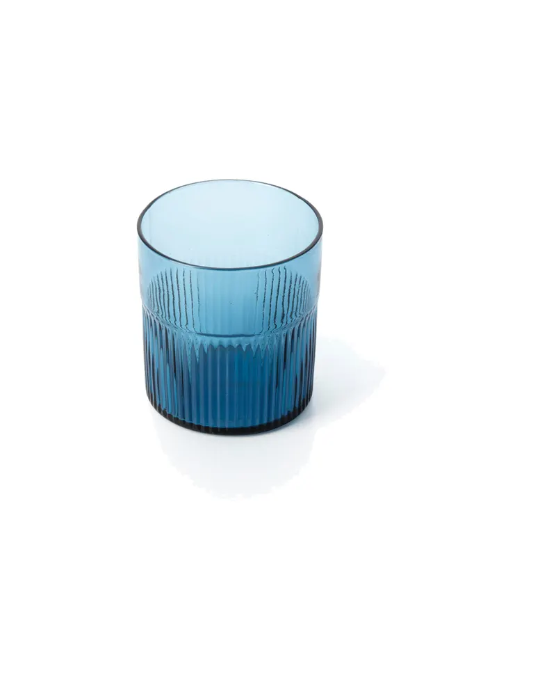 The Azure Rippled Low Tumbler Trinkglas aus Recyclingglas von Bazar Bizar, Größe 8 × 8 × 9 cm, Indischblau, Ansicht 2