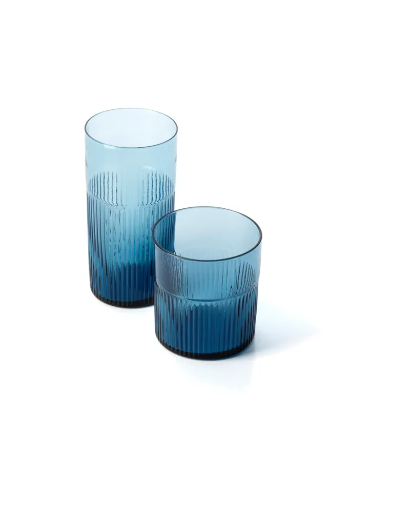 The Azure Rippled Low Tumbler Trinkglas aus Recyclingglas von Bazar Bizar, Größe 8 × 8 × 9 cm, Indischblau, Ansicht 4