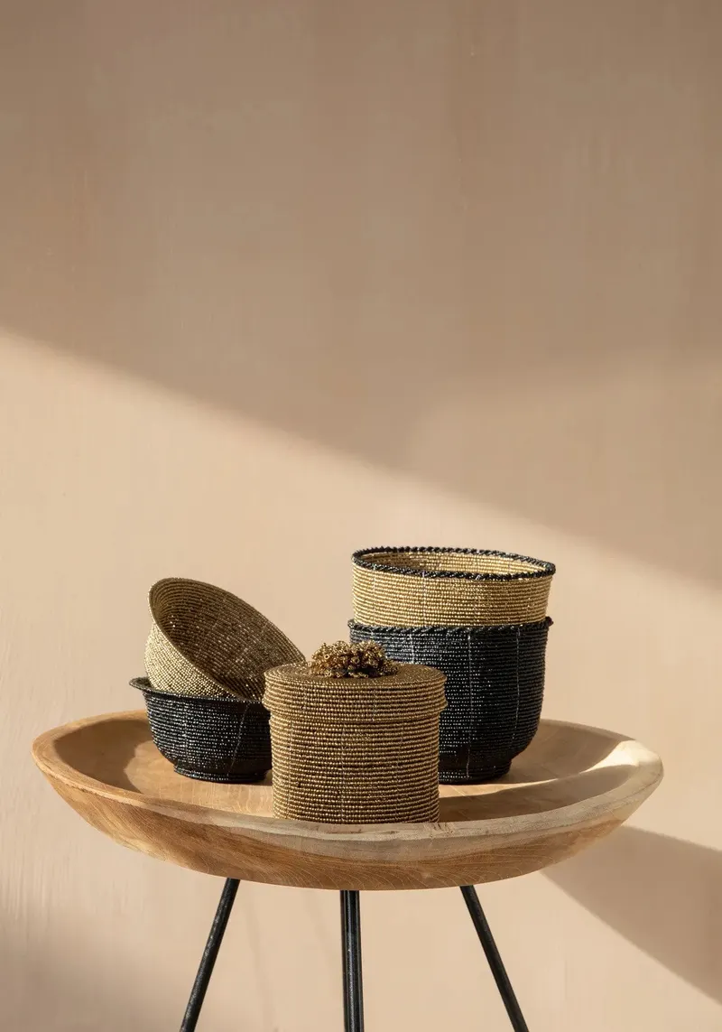 The Beaded Bowl Low, Dekoschale aus Perlen von Bazar Bizar, Größe S, Gold, Ansicht 2