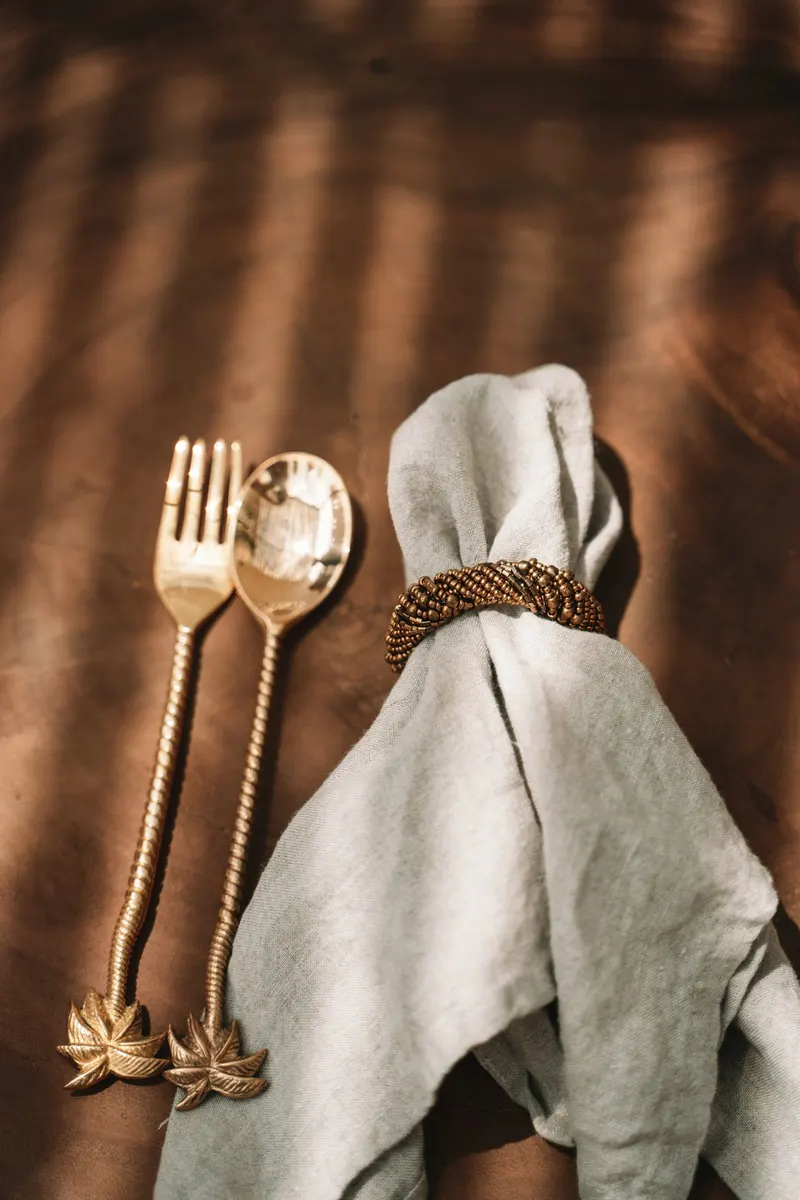 The Beaded Napkin Ring Serviettenring aus Perlen von Bazar Bizar, Größe 6 × 6 × 2 cm, Gold, Ansicht 4