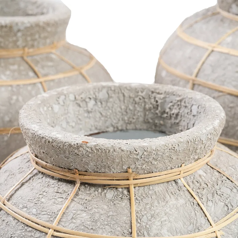 The Belly Vase, Terrakotta-Rattan-Vase von Bazar Bizar, Größe L, Beton-Natur, Ansicht 6