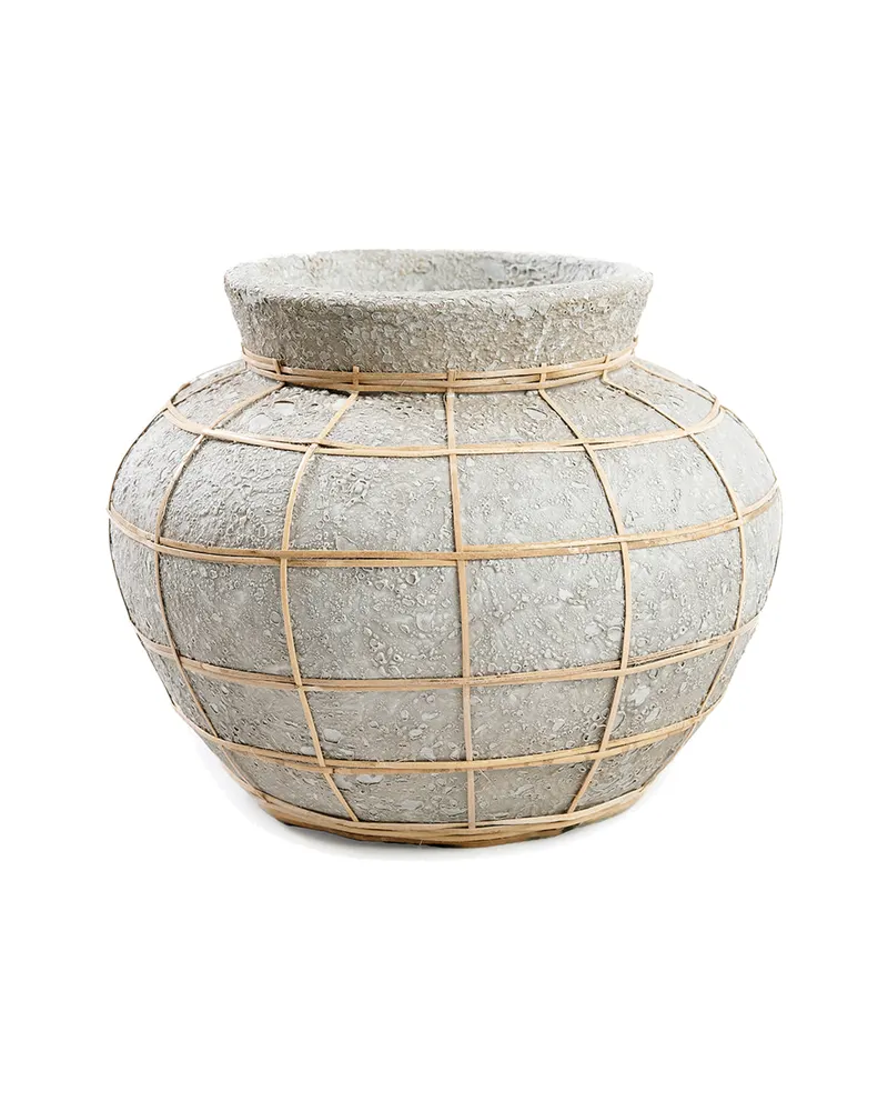 The Belly Vase, Terrakotta-Rattan-Vase von Bazar Bizar, Größe S, Beton-Natur, Ansicht 1