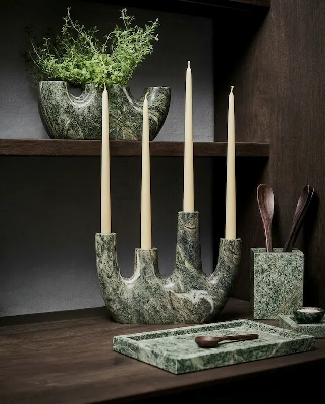 The Bidasar Marble Vase aus Marmor von Bazar Bizar, Größe Hoch, Bidasar-Grün, Ansicht 2