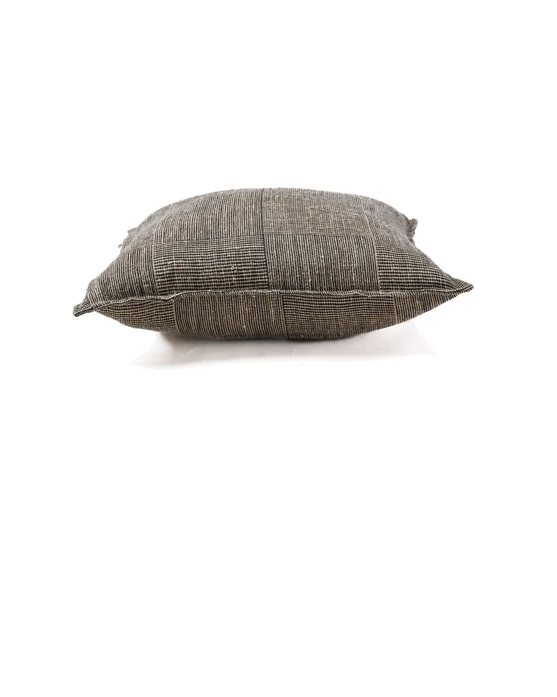 The Bloc Party Cushion Cover Kissenbezug aus Leinen von Bazar Bizar, Größe 50 × 50 cm, Schwarz / Natur, Ansicht 3