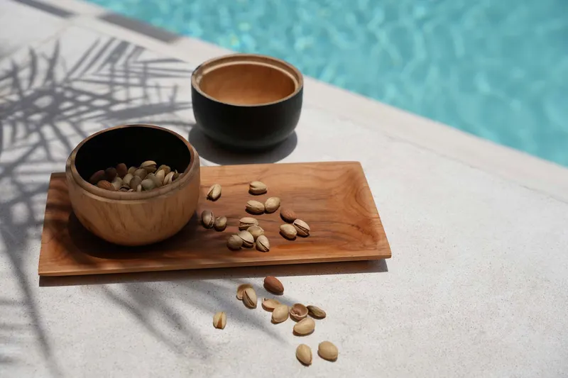 The Bondi Double Bowl Schale aus Teakholz von Bazar Bizar, Größe 12 × 7 × 14 cm, Natur / Schwarz, Ansicht 3
