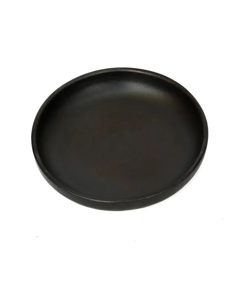 The Burned Deep Plate Teller aus gebrannter Terrakotta von Bazar Bizar, Größe M, Schwarz, Ansicht 5