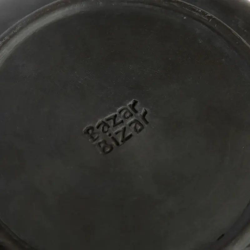 The Burned Deep Plate Teller aus gebrannter Terrakotta von Bazar Bizar, Größe M, Schwarz, Ansicht 6