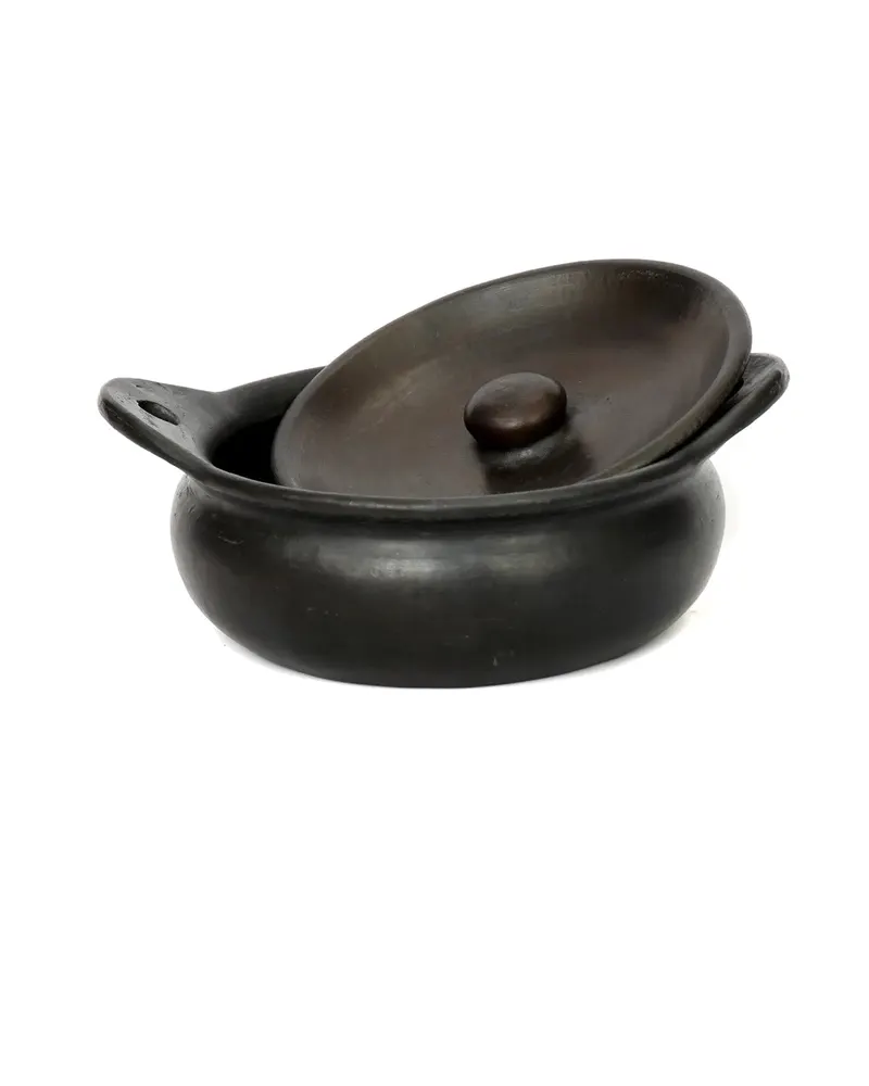 The Burned Pot Terrakotta-Kochgeschirr von Bazar Bizar, Größe 29 × 24 × 10 cm, Schwarz, Ansicht 3