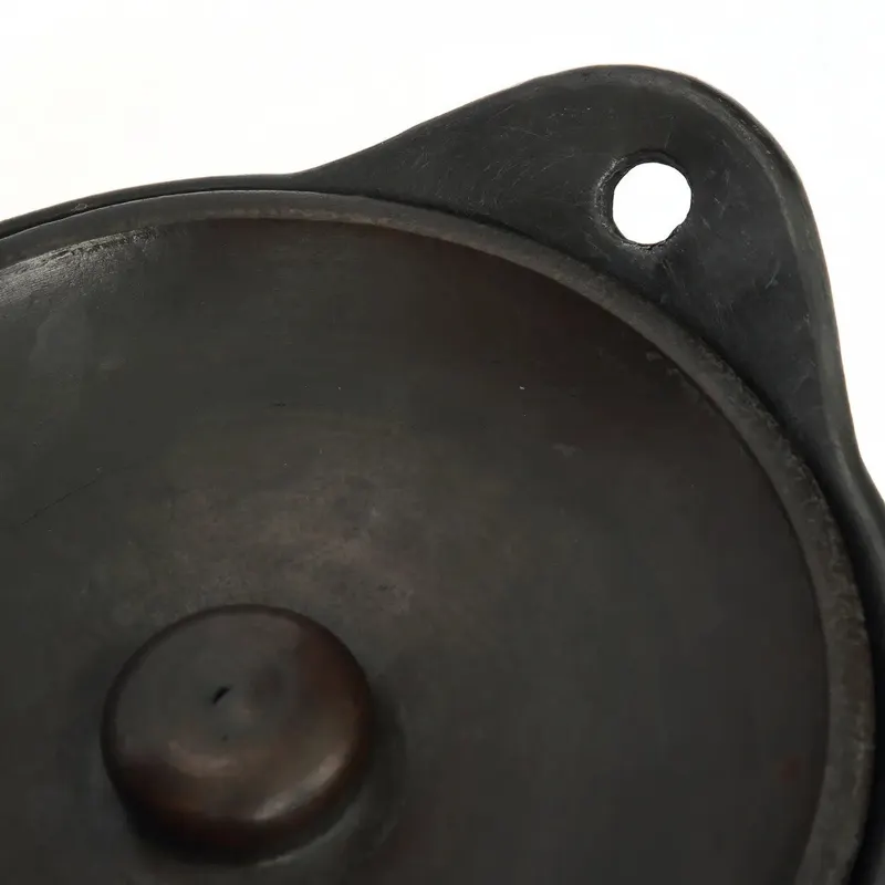 The Burned Pot Terrakotta-Kochgeschirr von Bazar Bizar, Größe 29 × 24 × 10 cm, Schwarz, Ansicht 4
