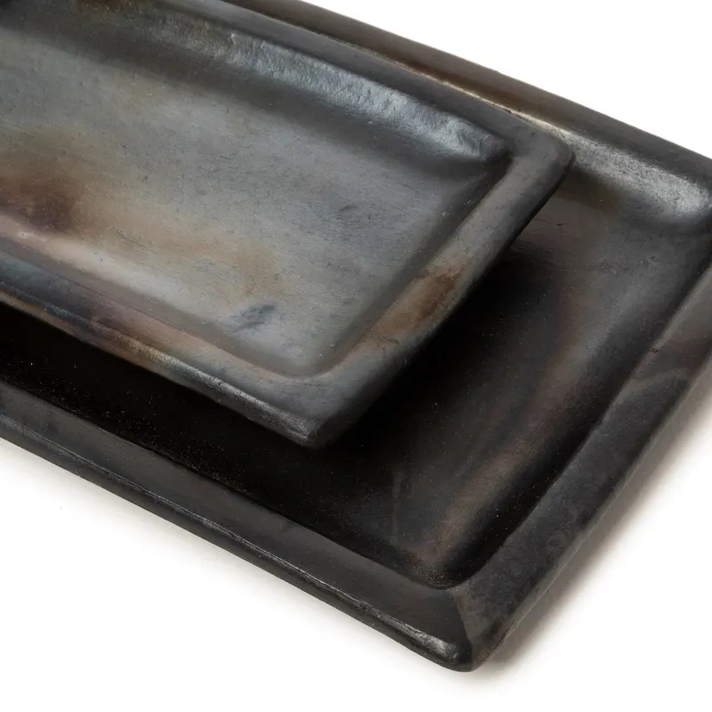 The Burned Sushi Plate Teller aus Terrakotta von Bazar Bizar, Größe L, Schwarz, Ansicht 4