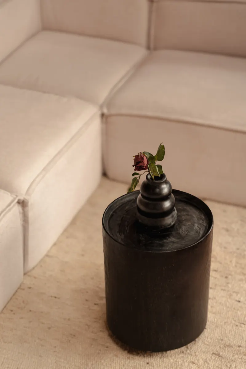The Burned Vase Terrakotta-Vase von Bazar Bizar, Größe 13 × 6 × 17 cm, Schwarz, Ansicht 5