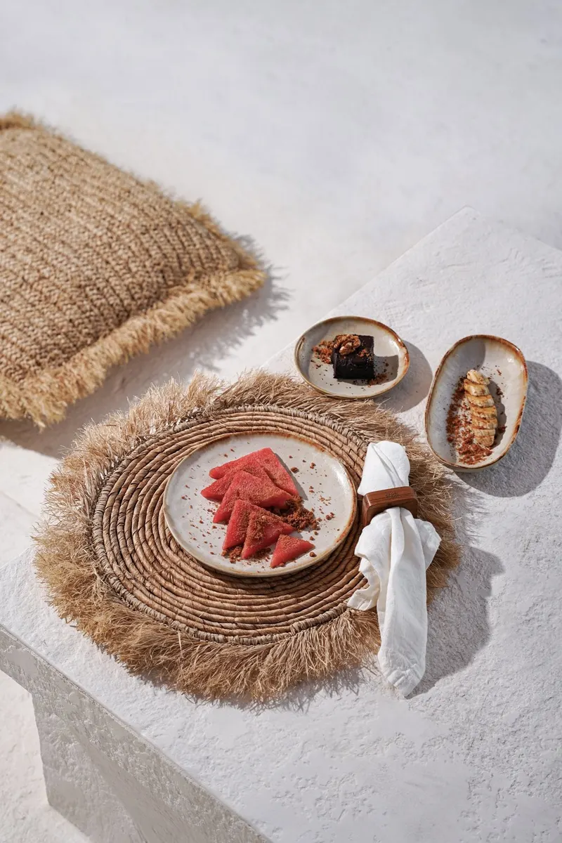 The Cascais Salad Plate Teller aus Steinzeug von Bazar Bizar, Größe 22 × 22 × 2 cm, Weiß, Ansicht 3