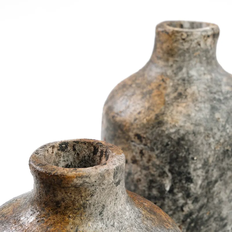 The Classy Vase, Vase aus Terrakotta von Bazar Bizar, Größe L, Antikgrau, Ansicht 4