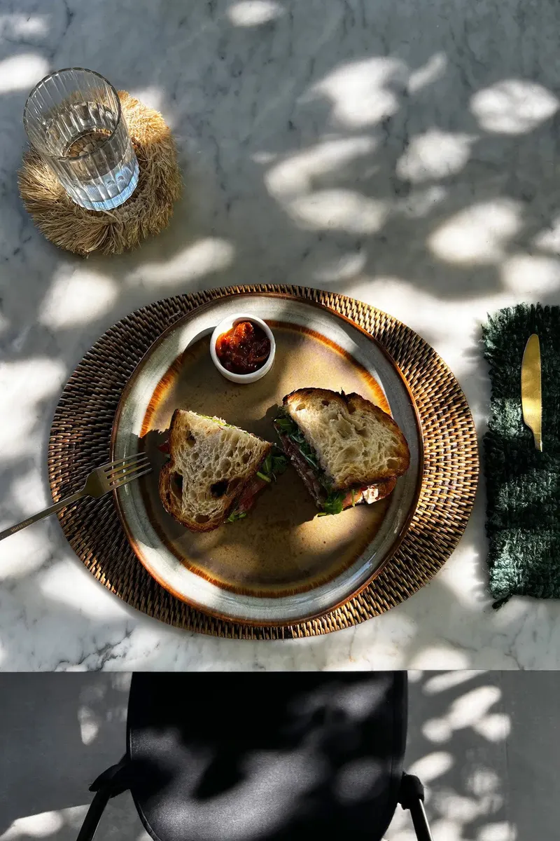 The Colonial Oval Placemat Platzset aus Rattan von Bazar Bizar, Größe 40 × 30 × 1 cm, Natur / Braun, Ansicht 3