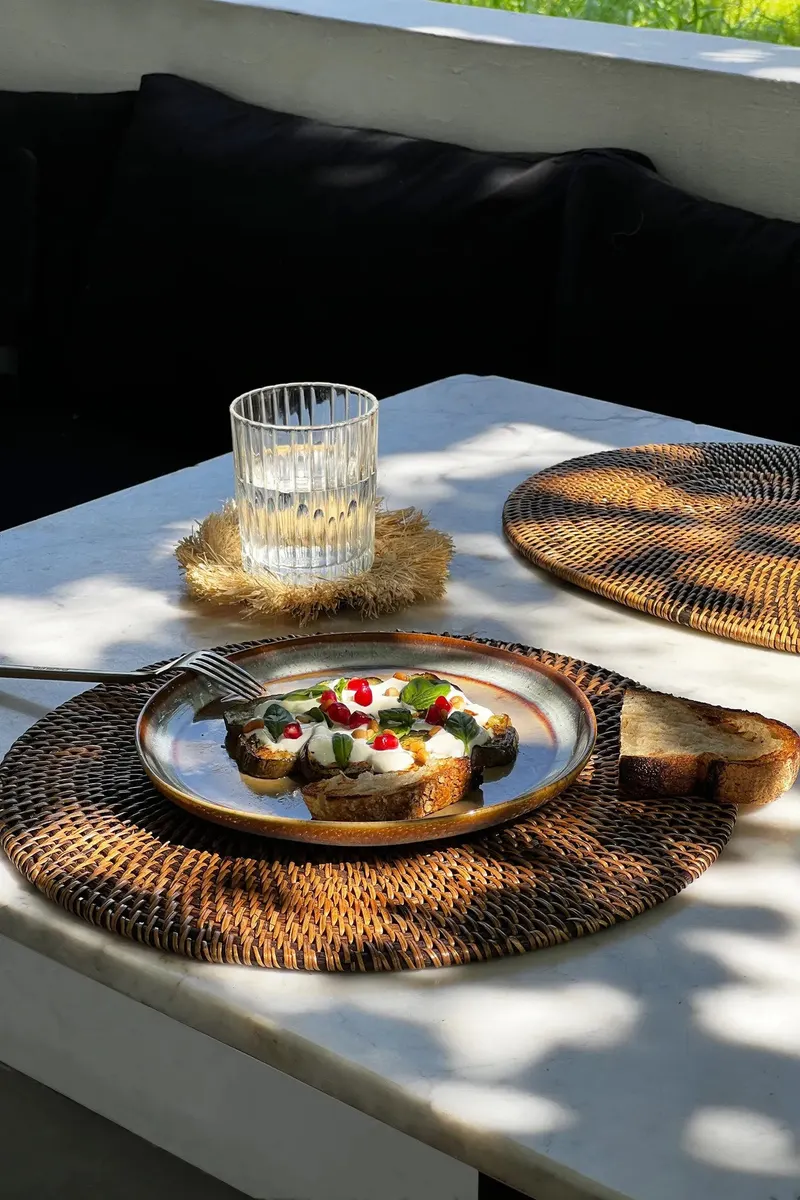 The Colonial Placemat Platzset aus Rattan von Bazar Bizar, Größe 35 × 35 × 1 cm, Natur / Braun, Ansicht 2