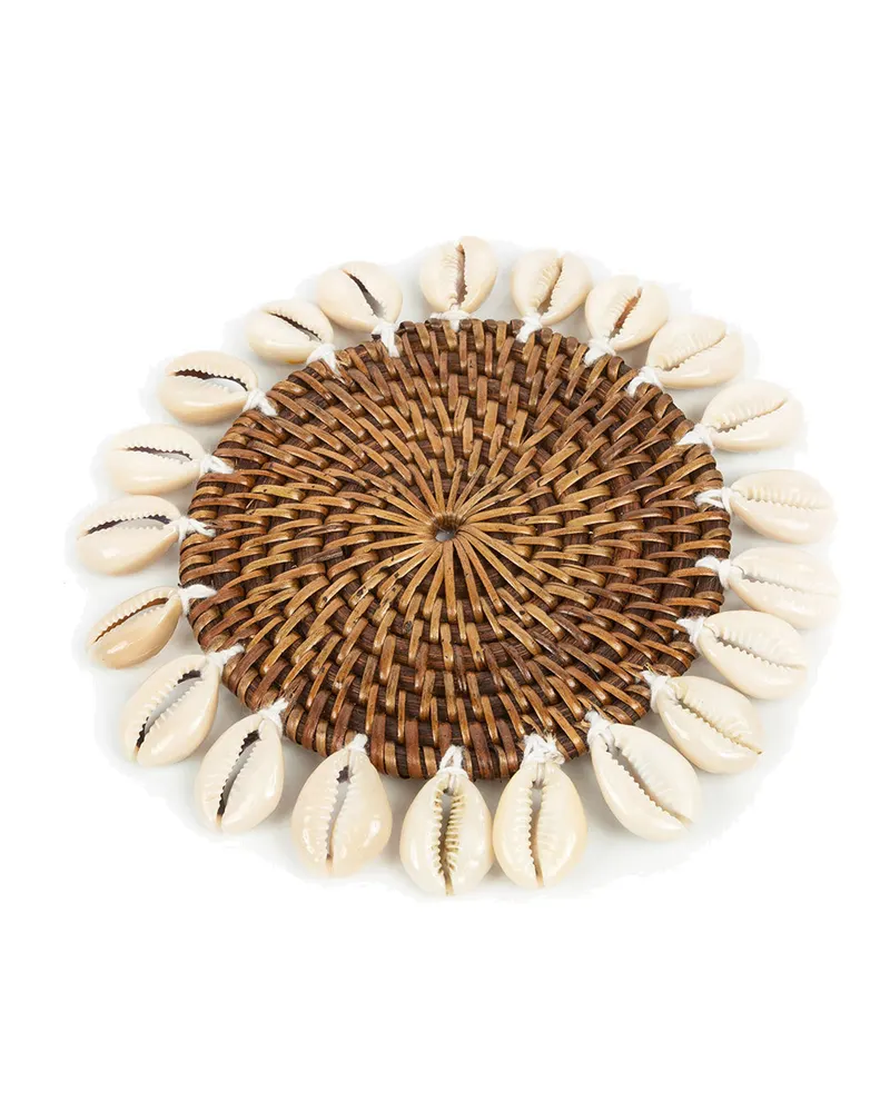 The Colonial Shell Coaster Untersetzer aus Rattan und Muscheln, Natur / Braun